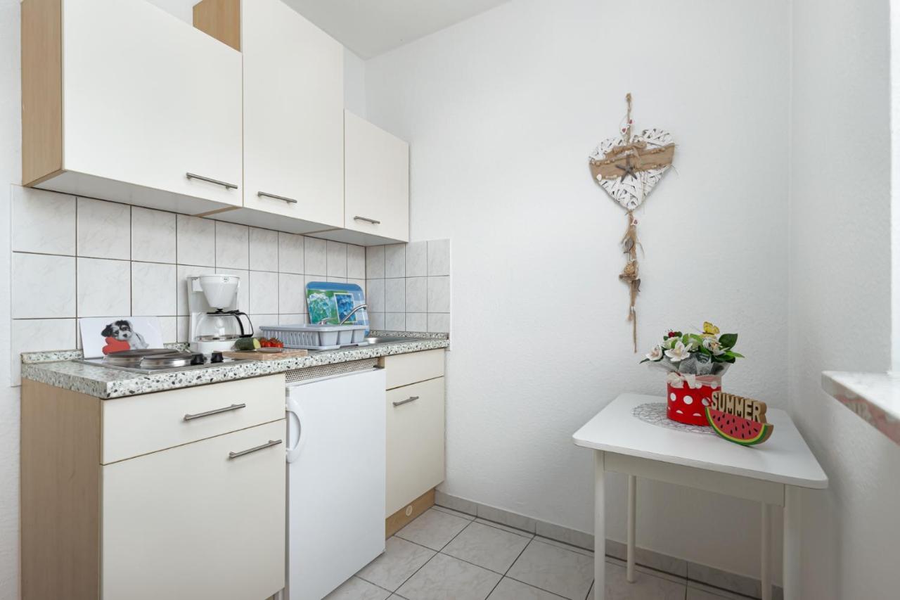 Haus Delphin Apartment Porec Bagian luar foto