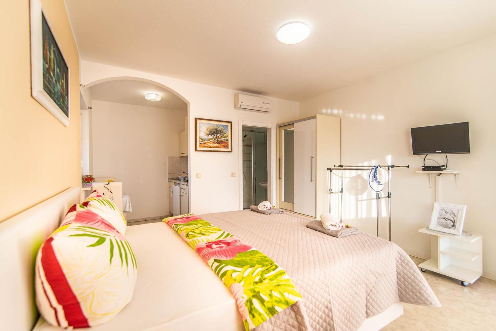 Haus Delphin Apartment Porec Bagian luar foto
