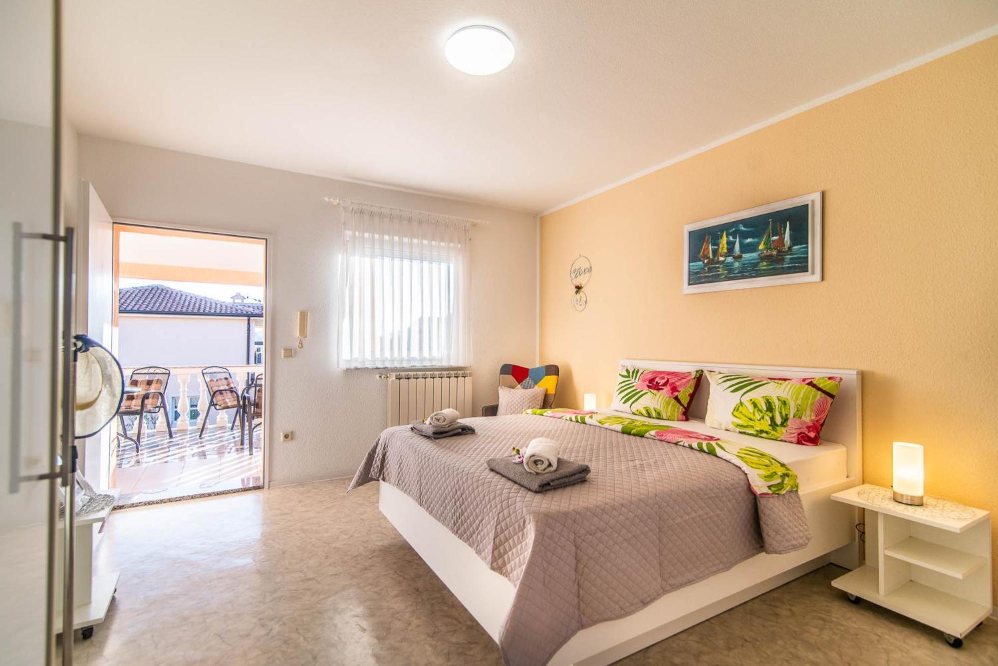 Haus Delphin Apartment Porec Bagian luar foto