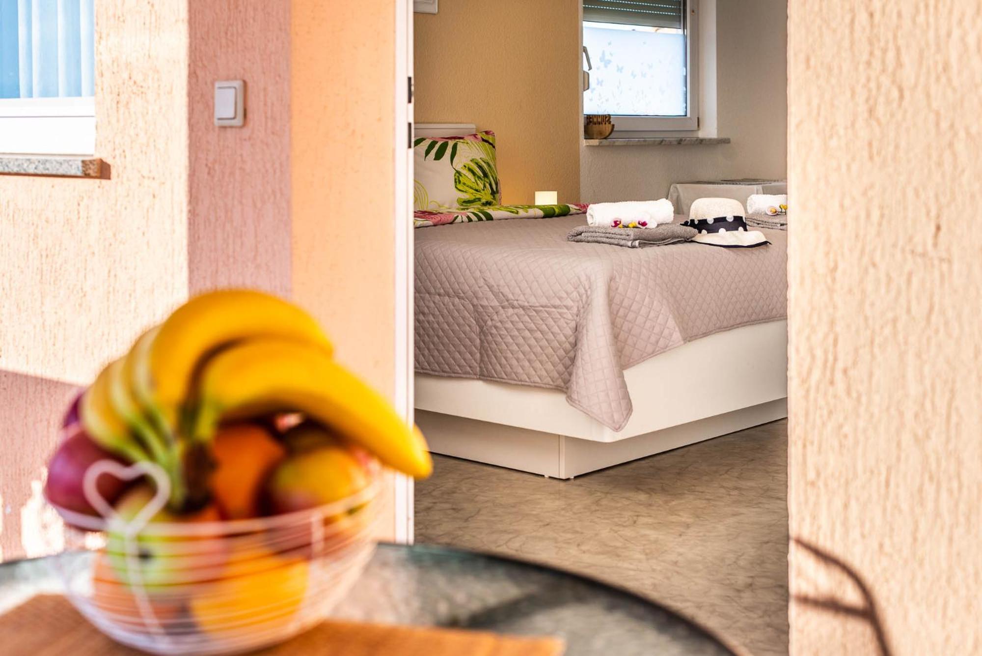 Haus Delphin Apartment Porec Bagian luar foto